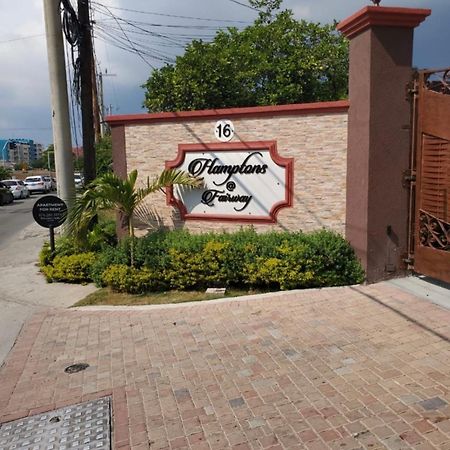 Metcalfe Luxury One Bedroom Suite Kingston Esterno foto